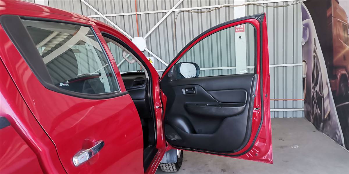 MITSUBISHI L200 KATANA CRT 4X4 2.4 - Imagen 144