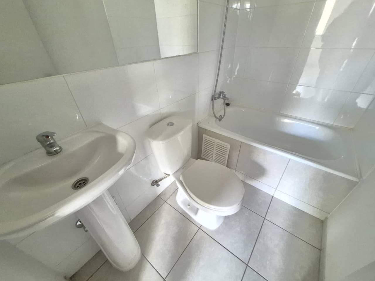 Av. Torreones Este 1731, Depto. 213, Edif. D - Imagen 4