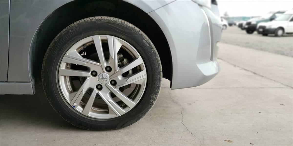 PEUGEOT 208 PURETECH 75 MT 1.2 - Imagen 17