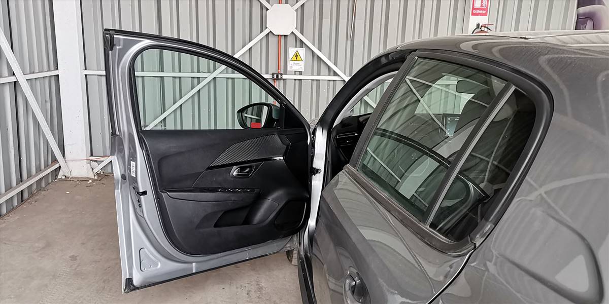PEUGEOT 208 PURETECH 75 MT 1.2 - Imagen 28