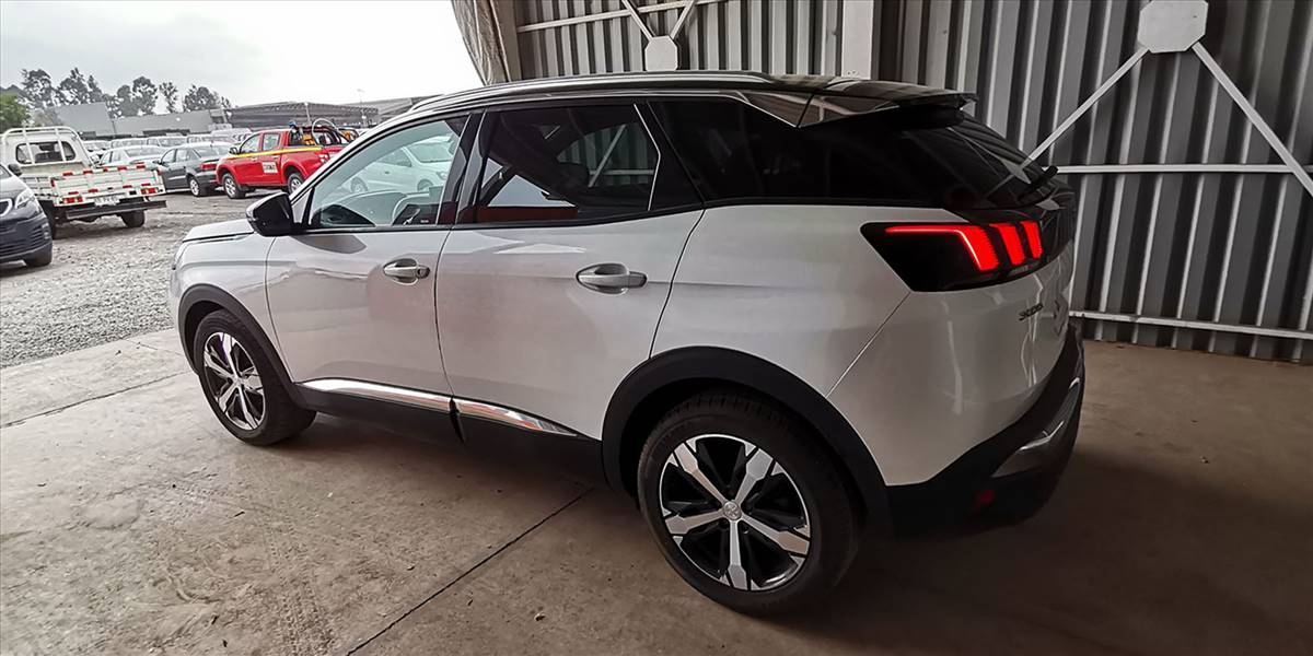 PEUGEOT 3008 BLUE HDI 130 EAT8 1.5 AUT - Imagen 10