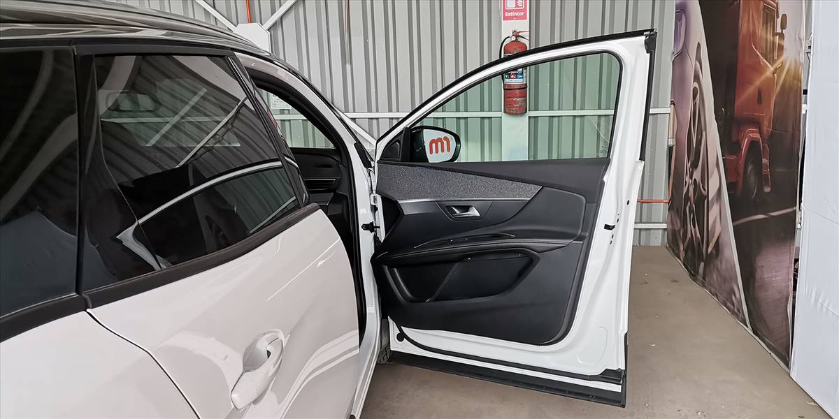 PEUGEOT 3008 BLUE HDI 130 EAT8 1.5 AUT - Imagen 28