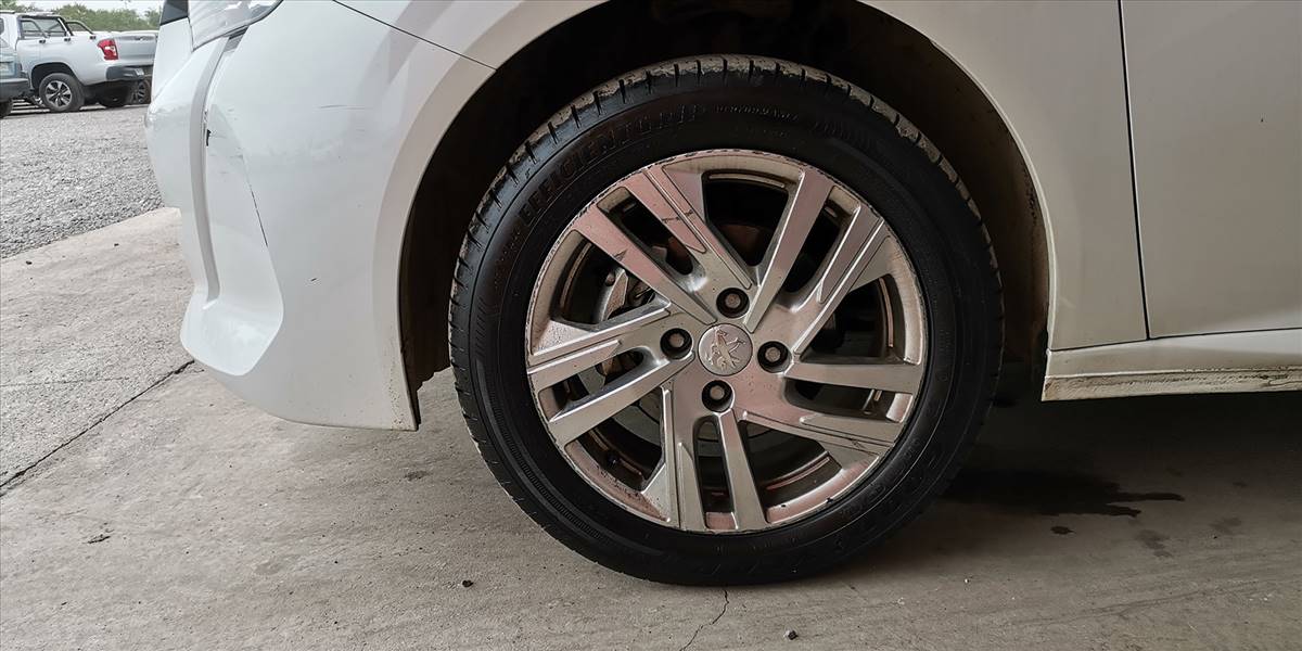 PEUGEOT 208 STYLE PURETECH 75 1.2 - Imagen 21