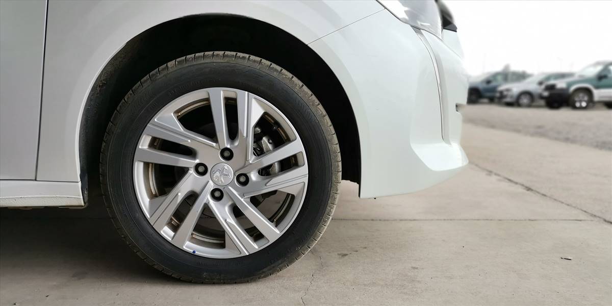 PEUGEOT 208 STYLE PURETECH 75 1.2 - Imagen 17