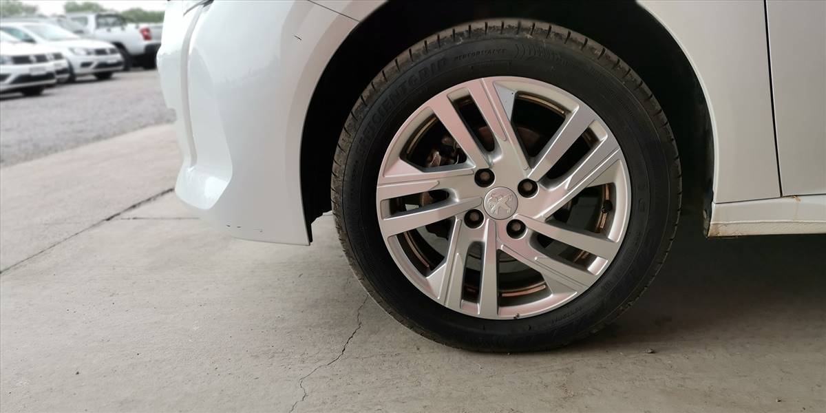 PEUGEOT 208 STYLE PURETECH 75 1.2 - Imagen 18
