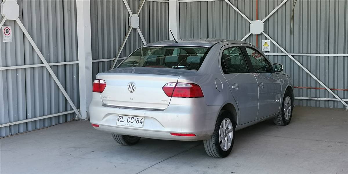 VOLKSWAGEN VOYAGE 1.6 AUT - Imagen 1