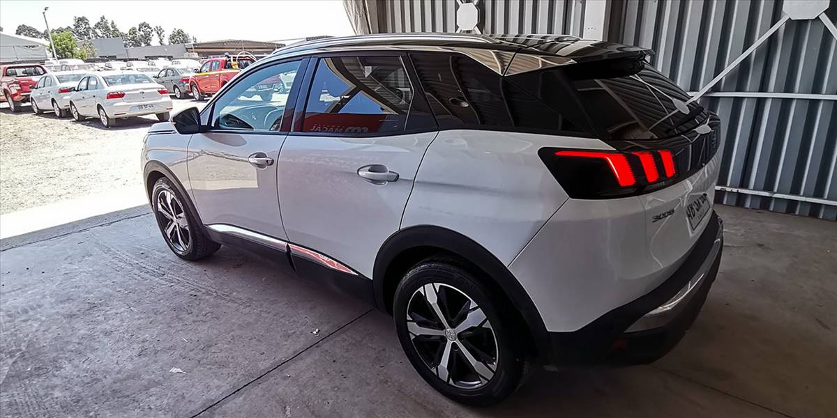 PEUGEOT 3008 BLUE HDI 130 EAT8 1.5 AUT - Imagen 10