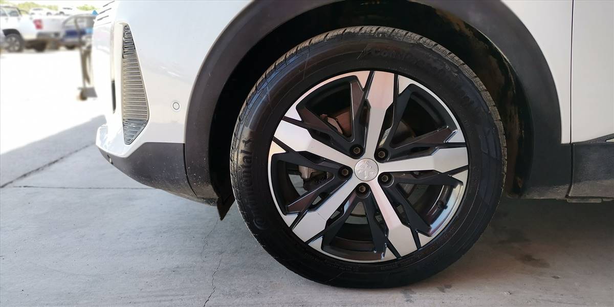 PEUGEOT 3008 BLUE HDI 130 EAT8 1.5 AUT - Imagen 18