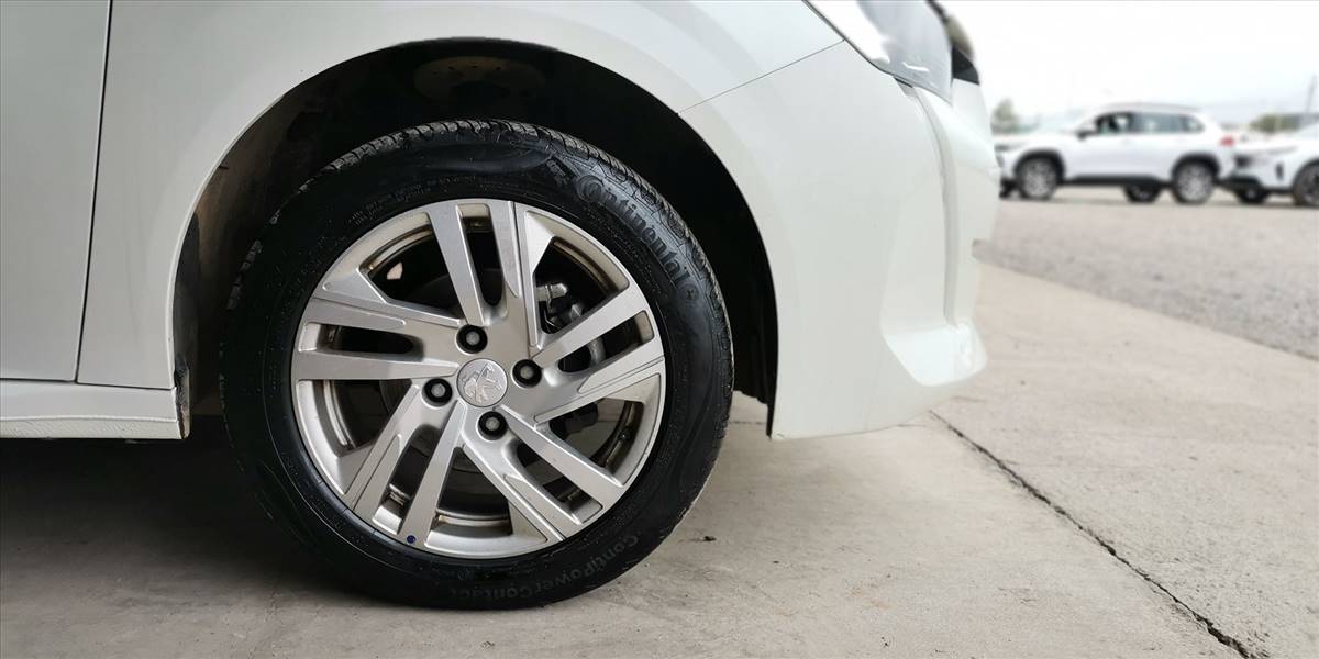 PEUGEOT 208 STYLE PURETECH 75 1.2 - Imagen 20