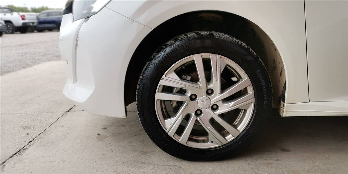 PEUGEOT 208 STYLE PURETECH 75 1.2 - Imagen 21