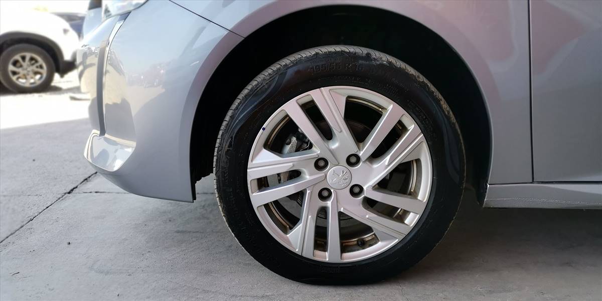 PEUGEOT 208 PURETECH 75 MT 1.2 - Imagen 18