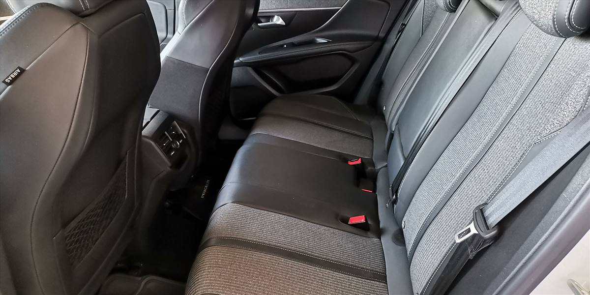 PEUGEOT 3008 BLUE HDI 130 EAT8 1.5 AUT - Imagen 26
