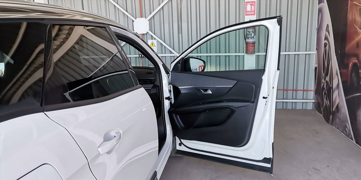 PEUGEOT 3008 BLUE HDI 130 EAT8 1.5 AUT - Imagen 28