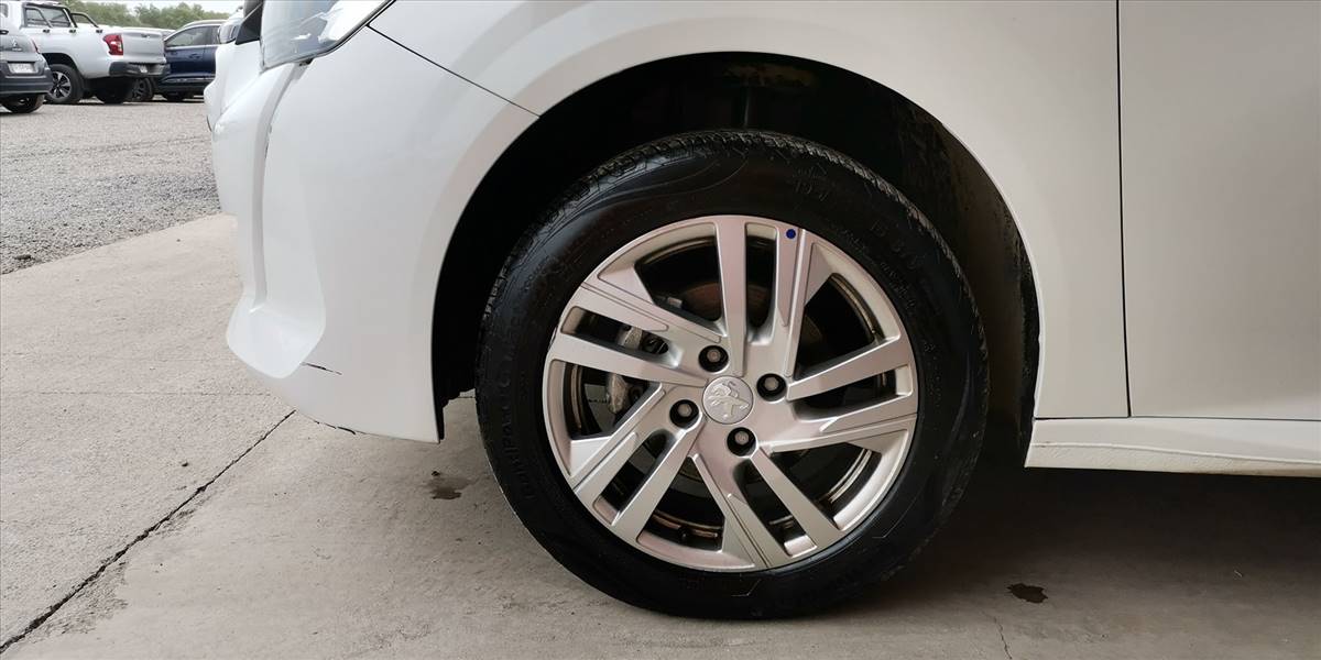 PEUGEOT 208 STYLE PURETECH 75 1.2 - Imagen 21