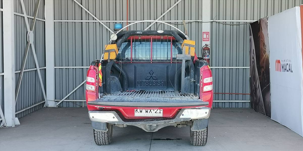 MITSUBISHI L200 KATANA 2.5 - Imagen 32