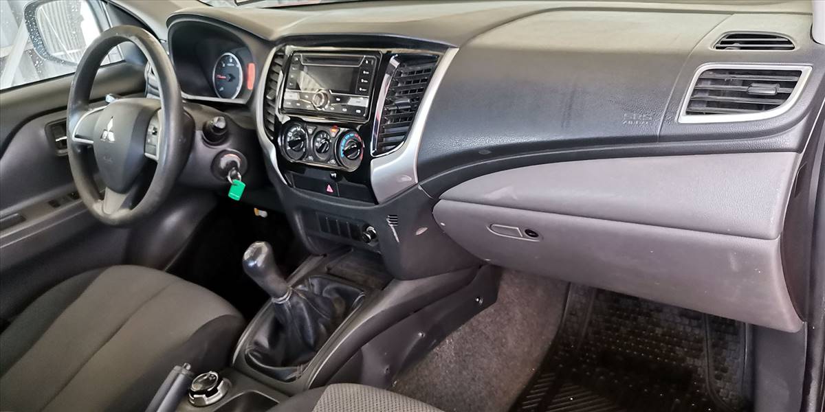 MITSUBISHI L200 KATANA 2.5 - Imagen 50