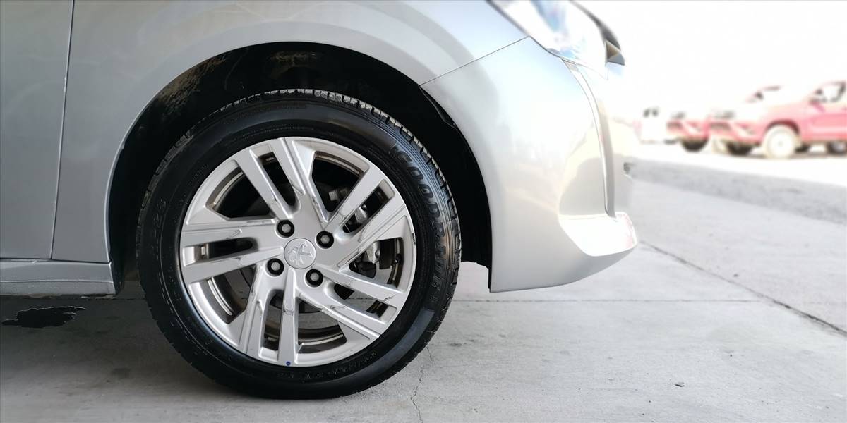 PEUGEOT 208 STYLE PURETECH 75 1.2 - Imagen 20