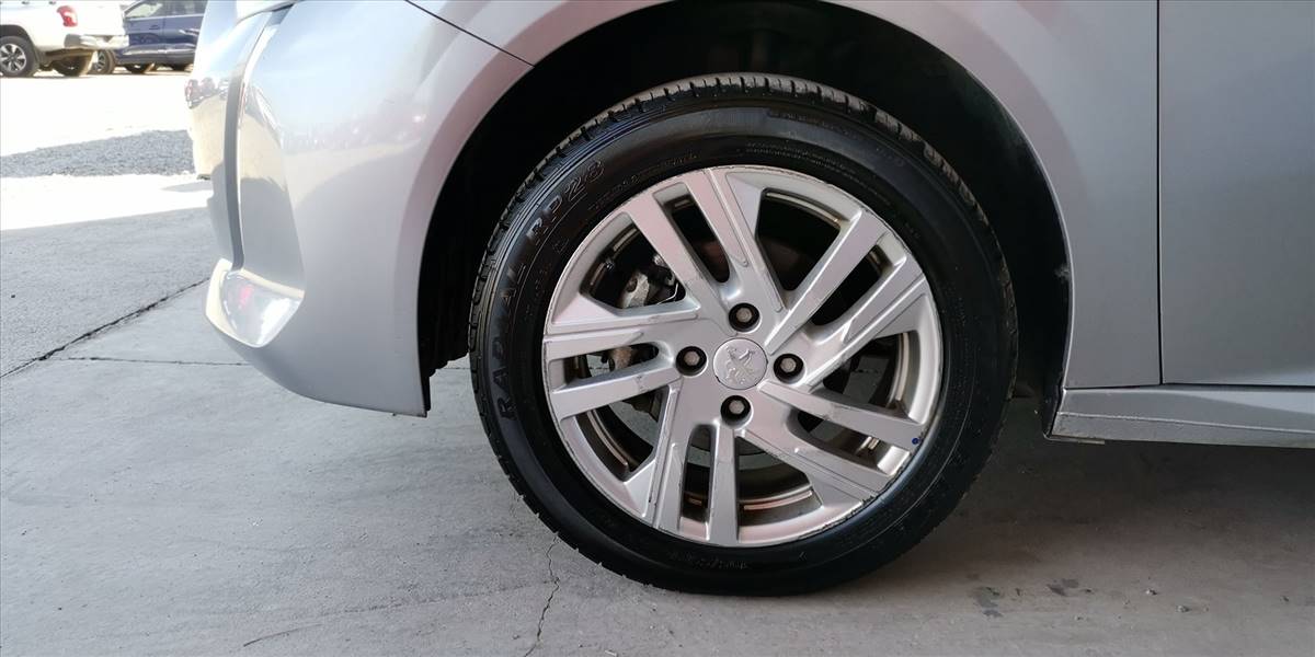 PEUGEOT 208 STYLE PURETECH 75 1.2 - Imagen 21