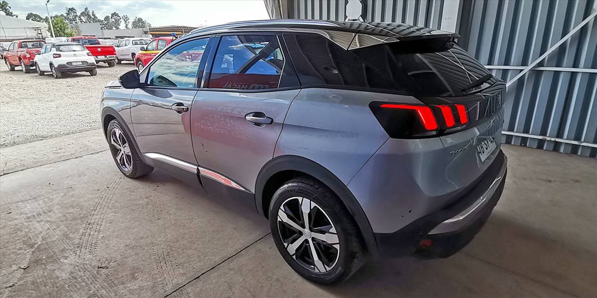 PEUGEOT 3008 BLUE HDI 130 EAT8 1.5 AUT - Imagen 13