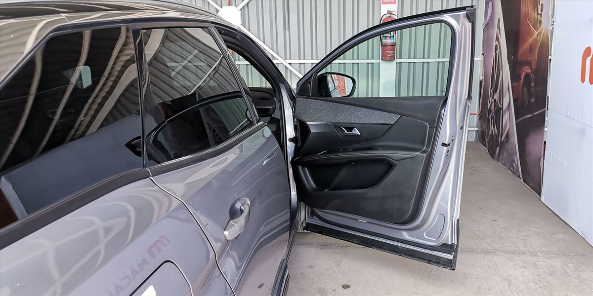PEUGEOT 3008 BLUE HDI 130 EAT8 1.5 AUT - Imagen 31