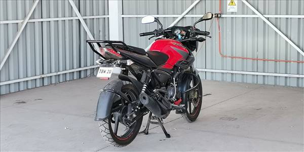 BAJAJ PULSAR NS 125 - Imagen 7