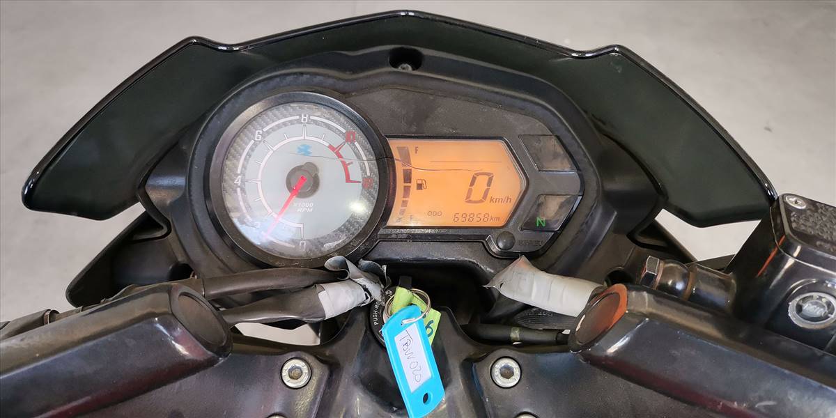 BAJAJ PULSAR NS 125 - Imagen 18