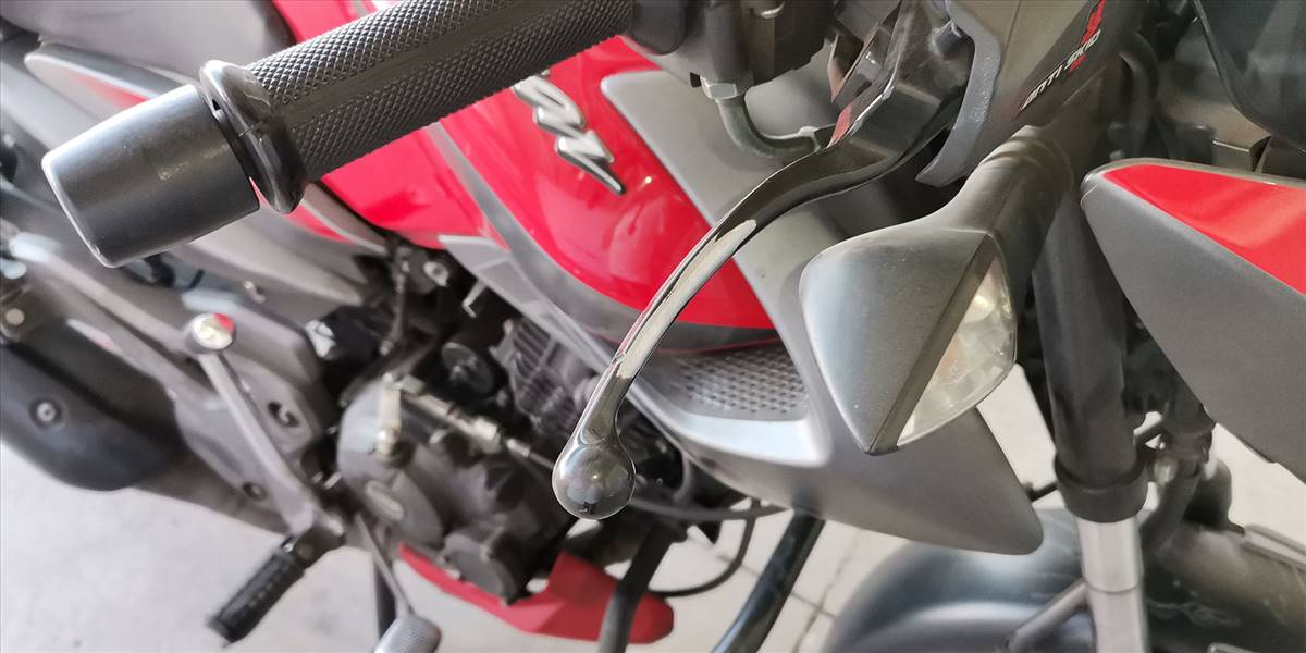 BAJAJ PULSAR NS 125 - Imagen 19