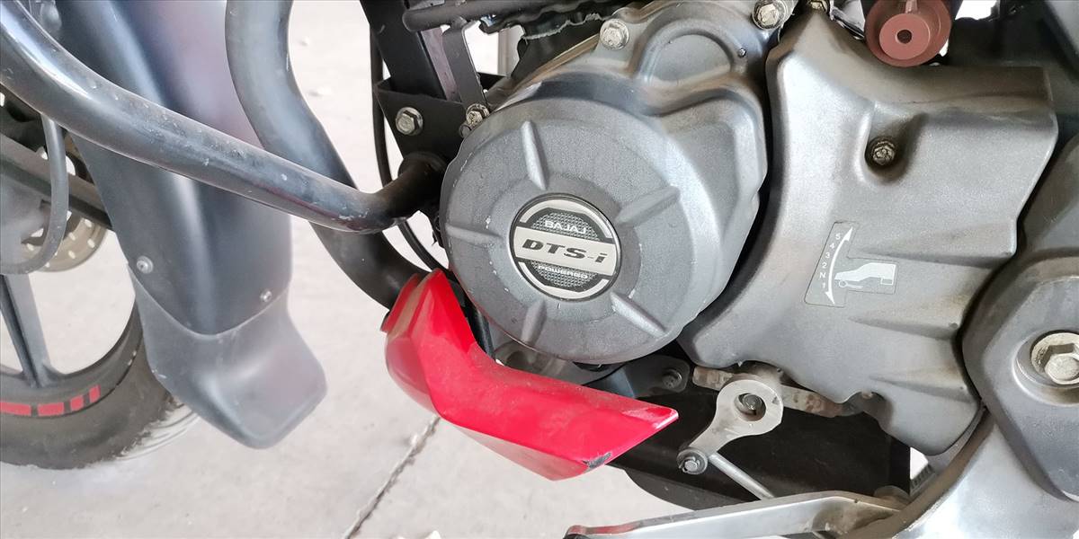 BAJAJ PULSAR NS 125 - Imagen 24