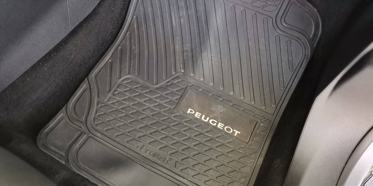 PEUGEOT 3008 BLUE HDI 130 EAT8 1.5 AUT - Imagen 30