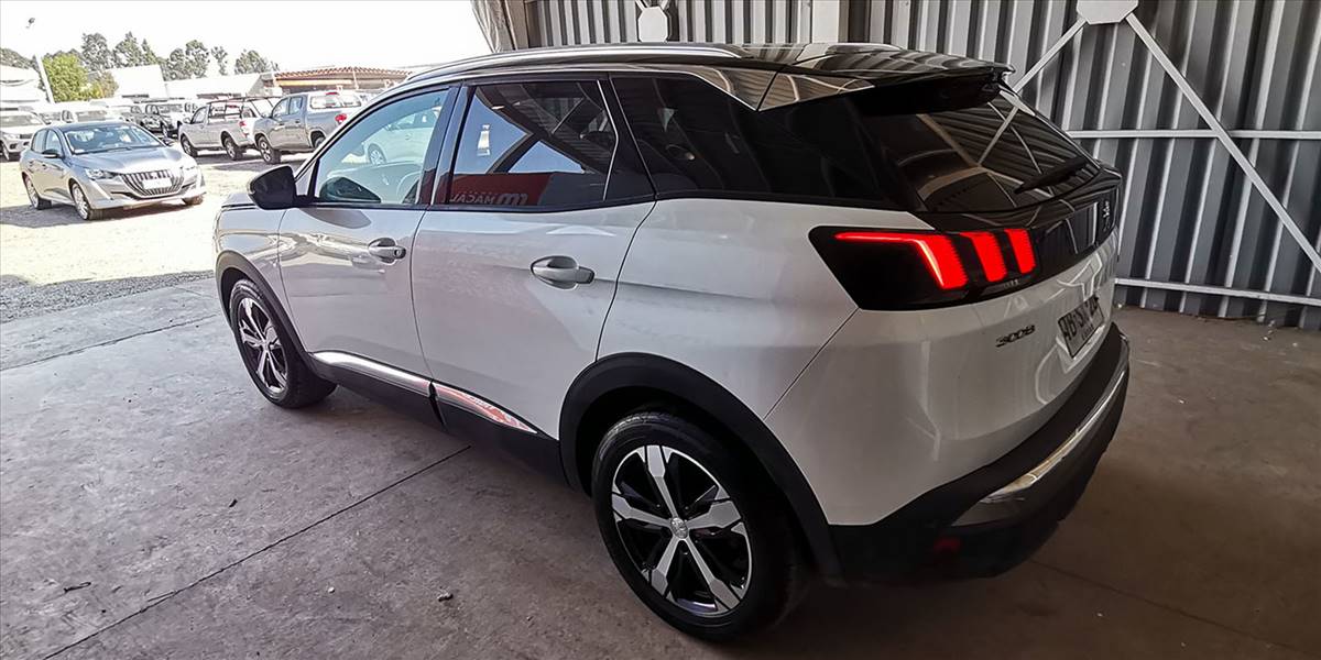 PEUGEOT 3008 BLUE HDI 130 EAT8 1.5 AUT - Imagen 10