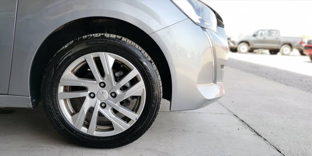 PEUGEOT 208 STYLE PURETECH 75 1.2 - Imagen 17