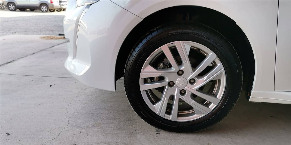 PEUGEOT 208 STYLE PURETECH 75 1.2 - Imagen 18