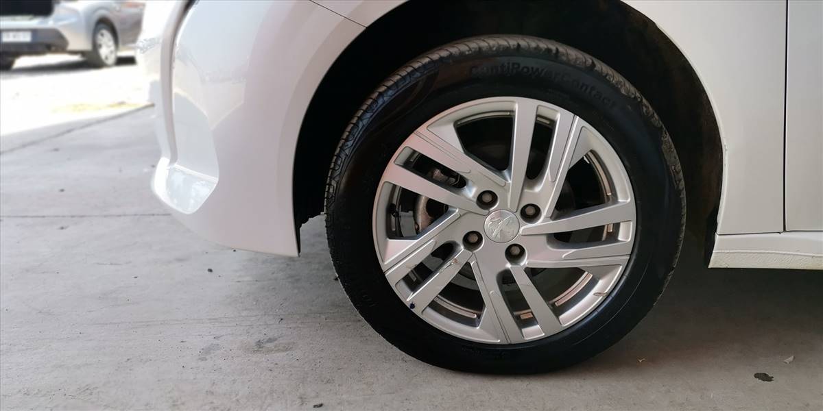 PEUGEOT 208 STYLE PURETECH 75 1.2 - Imagen 18