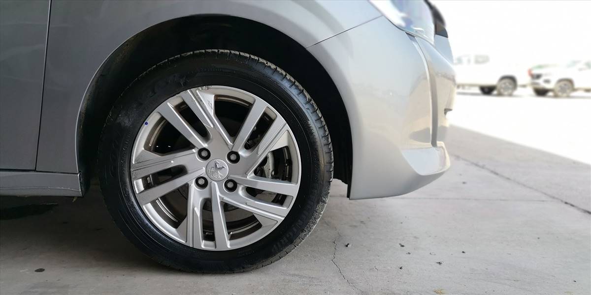 PEUGEOT 208 PURETECH 75 MT 1.2 - Imagen 17