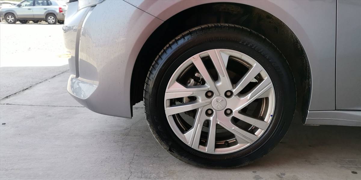 PEUGEOT 208 PURETECH 75 MT 1.2 - Imagen 18