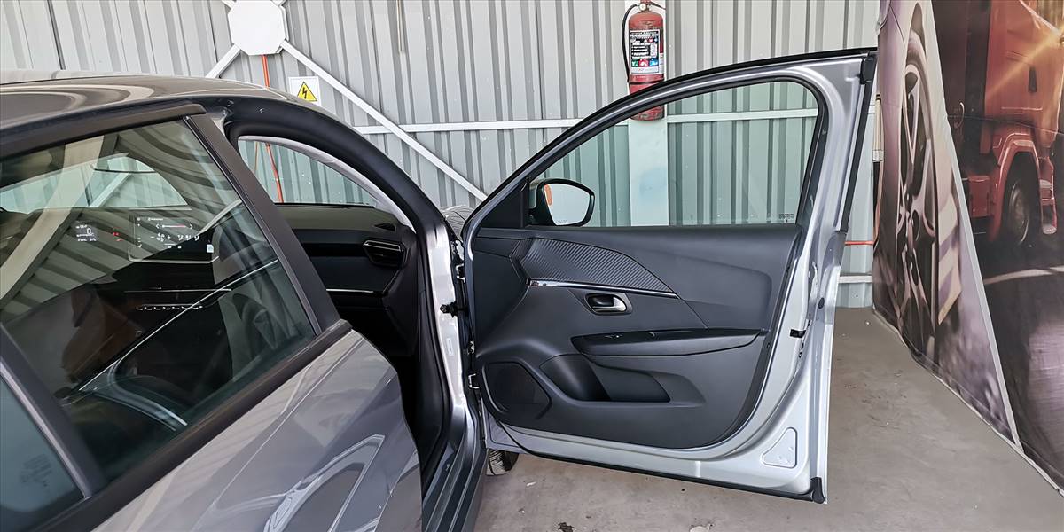 PEUGEOT 208 PURETECH 75 MT 1.2 - Imagen 29
