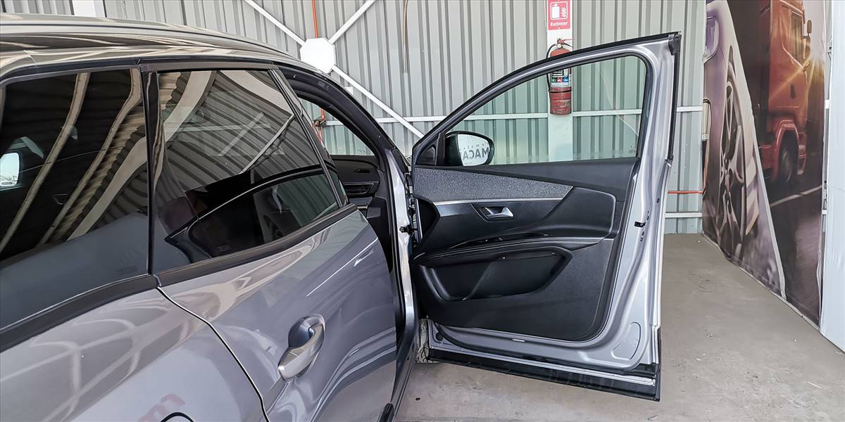 PEUGEOT 3008 BLUE HDI 130 EAT8 1.5 AUT - Imagen 28