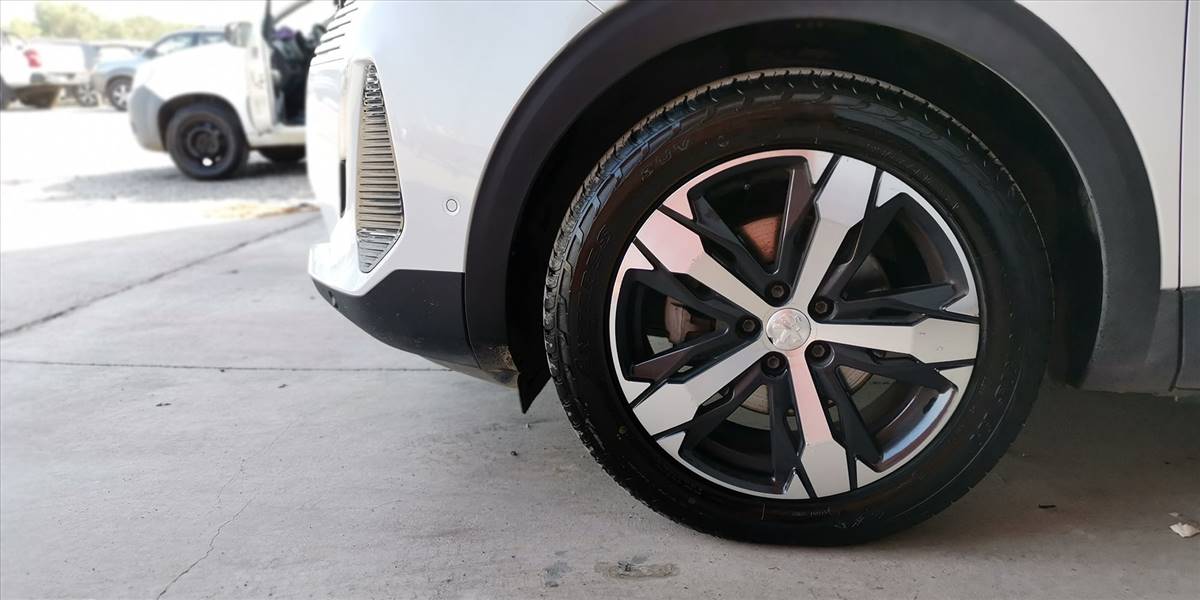 PEUGEOT 3008 BLUE HDI 130 EAT8 1.5 AUT - Imagen 18