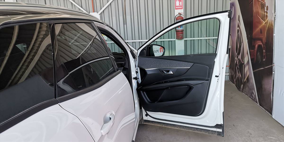 PEUGEOT 3008 BLUE HDI 130 EAT8 1.5 AUT - Imagen 28