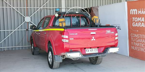 MITSUBISHI L200 KATANA 2.5 - Imagen 12