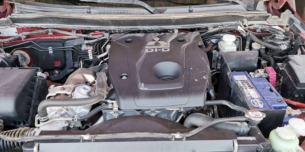 MITSUBISHI L200 KATANA 2.5 - Imagen 31