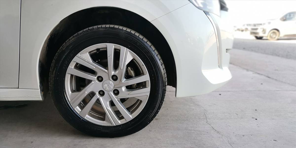 PEUGEOT 208 STYLE PURETECH 75 1.2 - Imagen 20