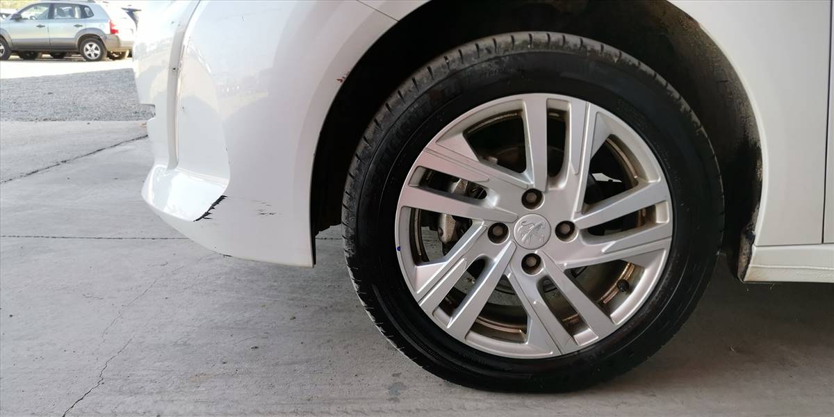 PEUGEOT 208 STYLE PURETECH 75 1.2 - Imagen 18