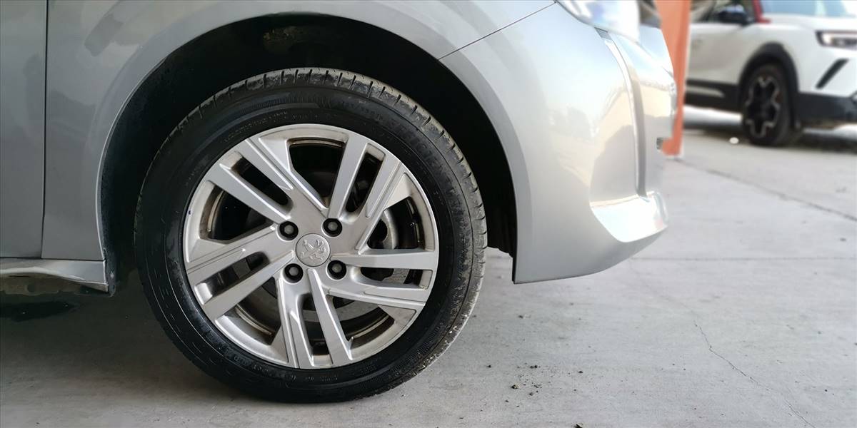 PEUGEOT 208 STYLE PURETECH 75 1.2 - Imagen 20