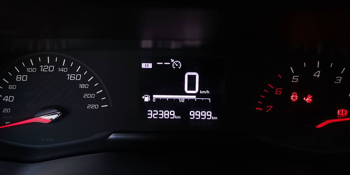PEUGEOT 208 STYLE PURETECH 75 1.2 - Imagen 24