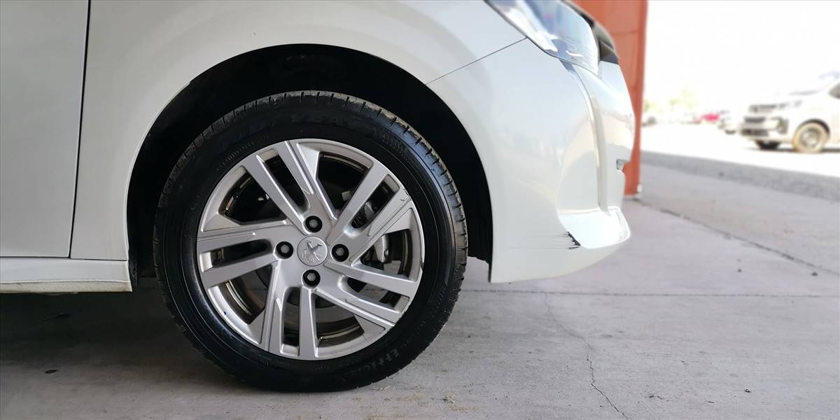 PEUGEOT 208 STYLE PURETECH 75 1.2 - Imagen 17