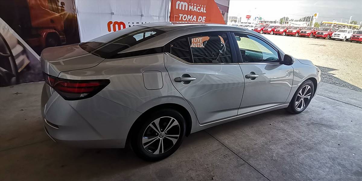NISSAN SENTRA MT 2.0 - Imagen 14