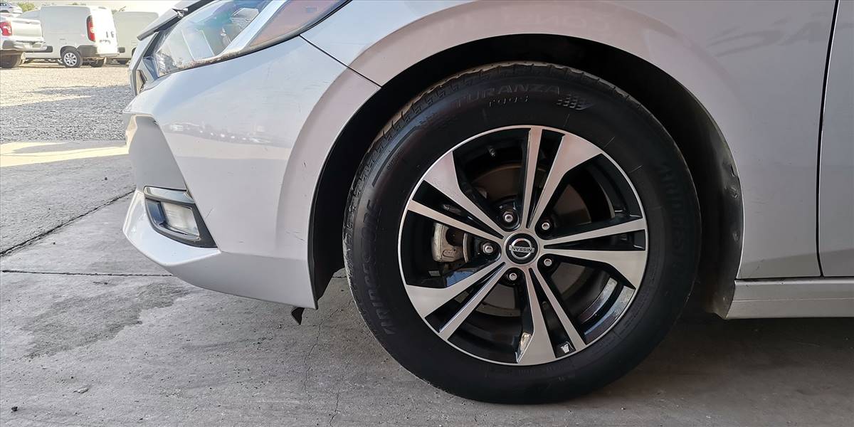 NISSAN SENTRA MT 2.0 - Imagen 21