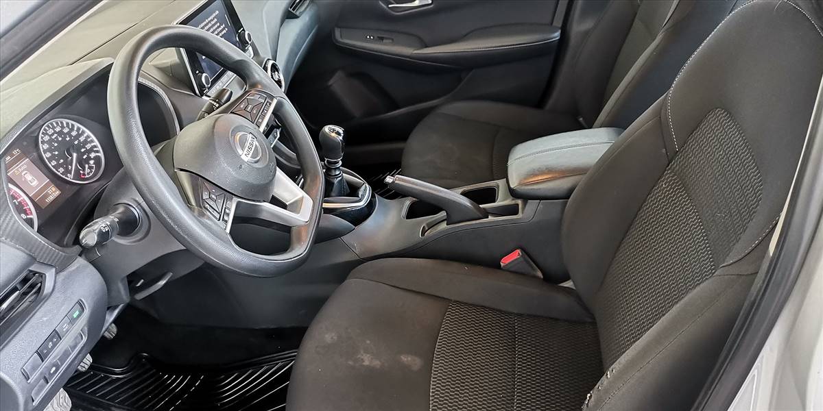 NISSAN SENTRA MT 2.0 - Imagen 28