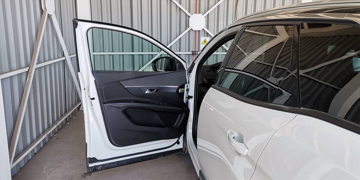 PEUGEOT 3008 BLUE HDI 130 EAT8 1.5 AUT - Imagen 27
